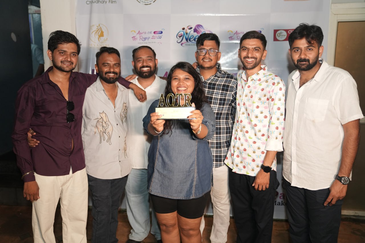 Team Make It Happen with AOTR Trophy at Goa